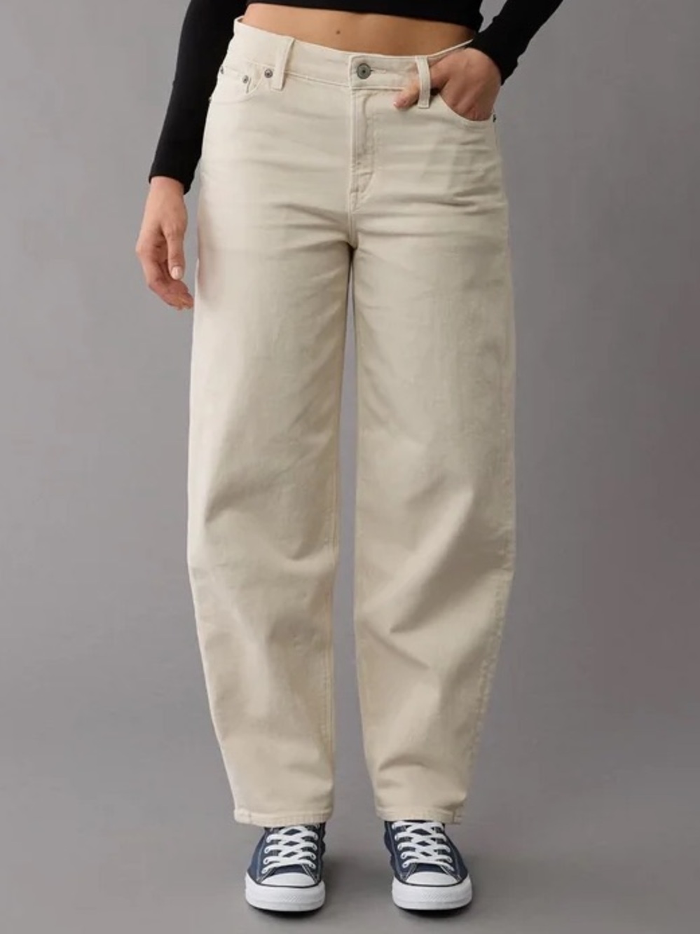 American Eagle ecru stretch barrel jeans
